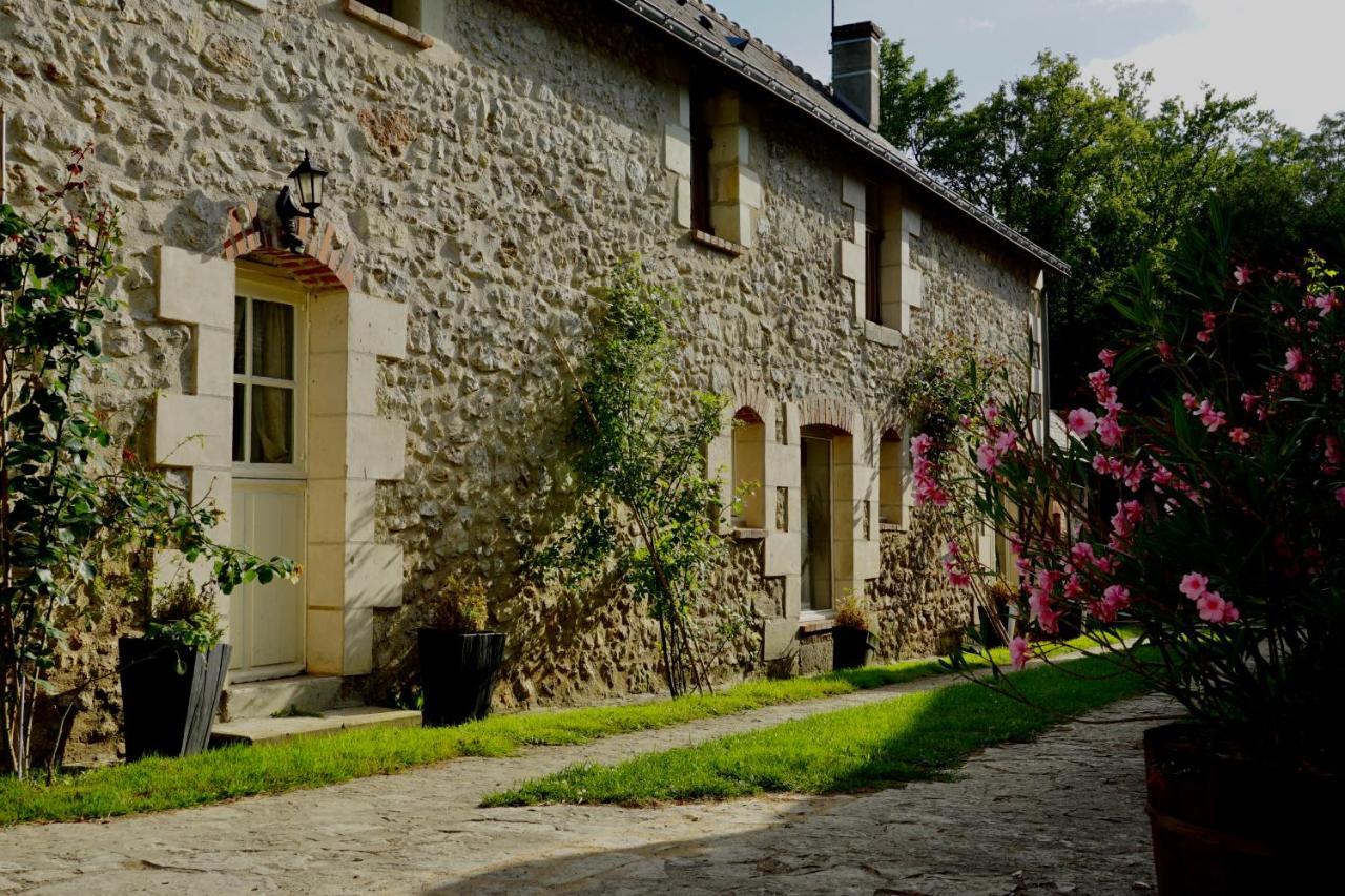 Bed and Breakfast Le Moulin De La Planche Cerelles Zewnętrze zdjęcie